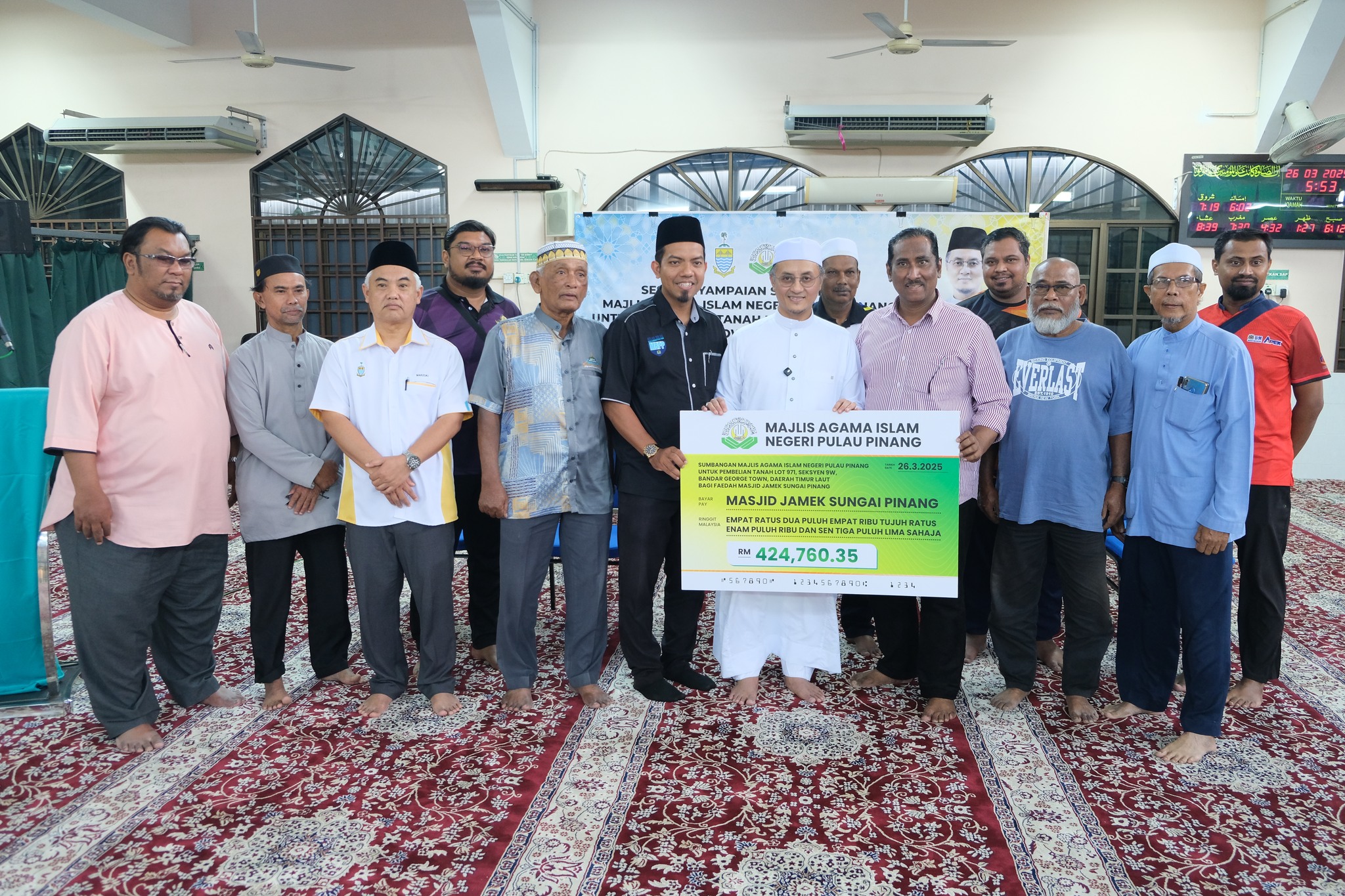 Sesi penyampaian cek cura